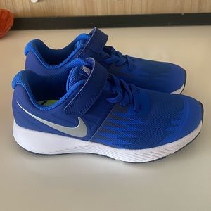 Nike Star Runner Shoes